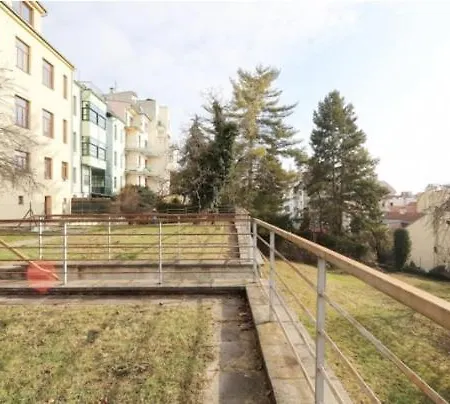 Byt S Terasou A Zahradou Brno Exterior photo